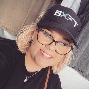 Meet your Posher, Cassandra